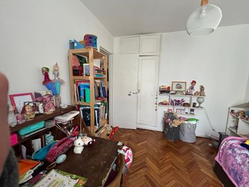 En Venta Excelente departamento de 3 ambientes al contra frente Muy Luminoso