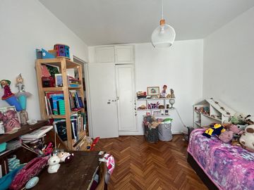 En Venta Excelente departamento de 3 ambientes al contra frente Muy Luminoso