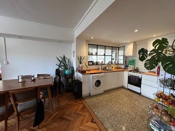 En Venta Excelente departamento de 3 ambientes al contra frente Muy Luminoso