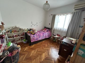 En Venta Excelente departamento de 3 ambientes al contra frente Muy Luminoso