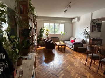 En Venta Excelente departamento de 3 ambientes al contra frente Muy Luminoso