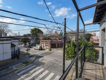 VENTA Casa 4amb terraza REFACCIONADA Florida