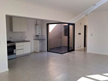 CASA EN VENTA 2 DORMITORIOS -  BARRIO ECOTIERRA