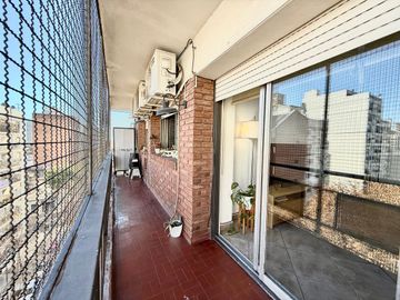 DEPARTAMENTO 4 AMB CON COCHERA EN LANUSITA