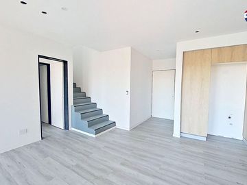 Depto Venta Duplex 3 amb con Terraza coch. V López