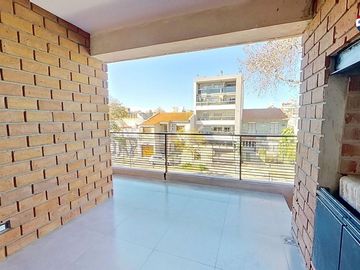 Departamento en Venta. 2 amb. c/ cochera V. López