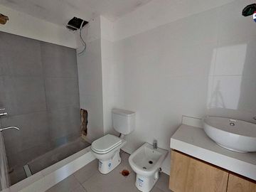 Departamento en Venta. 2 amb. c/ cochera V. López