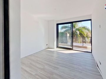 Departamento en Venta. 2 amb. c/ cochera V. López