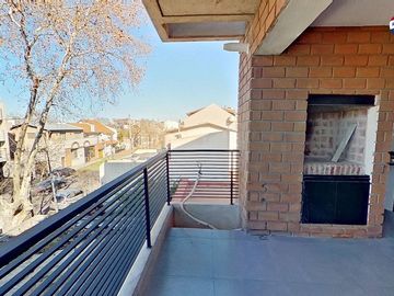 Departamento en Venta. 2 amb. c/ cochera V. López