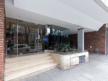 VENTA, DEPARTAMENTO 4 AMBIENTES C/BAICON AL FRENTE