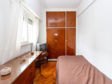 VENTA, DEPARTAMENTO 4 AMBIENTES C/BAICON AL FRENTE