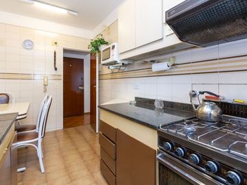 VENTA, DEPARTAMENTO 4 AMBIENTES C/BAICON AL FRENTE