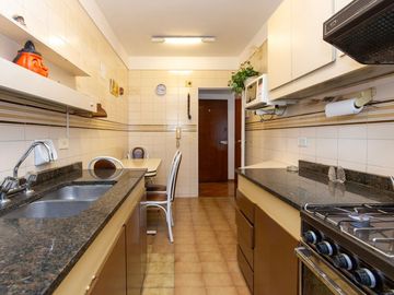 VENTA, DEPARTAMENTO 4 AMBIENTES C/BAICON AL FRENTE