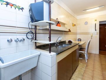 VENTA, DEPARTAMENTO 4 AMBIENTES C/BAICON AL FRENTE