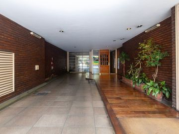 VENTA, DEPARTAMENTO 4 AMBIENTES C/BAICON AL FRENTE