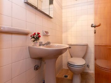 VENTA, DEPARTAMENTO 4 AMBIENTES C/BAICON AL FRENTE