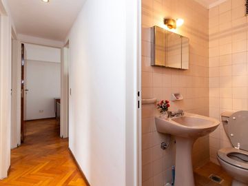 VENTA, DEPARTAMENTO 4 AMBIENTES C/BAICON AL FRENTE