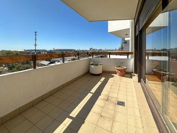 Piso c/Balcón al fte y vista al rio Nuñez CABA