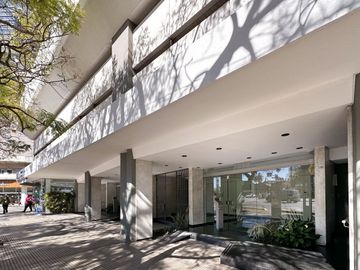 Piso c/Balcón al fte y vista al rio Nuñez CABA