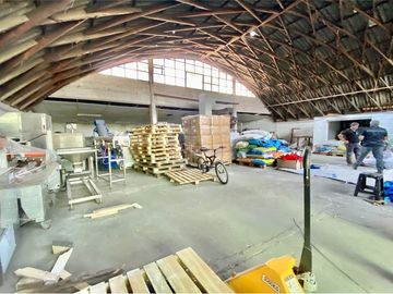 Gran ubicación, industria, bodega, taller.