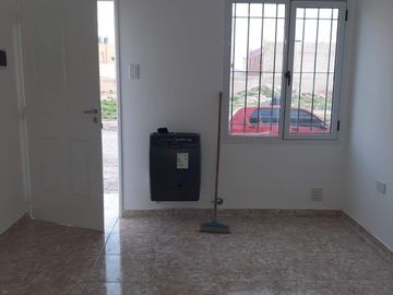 Vende Departamento I  2 Dormitorios en General Roca Zona  IUPA