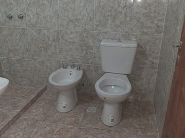 Vende Departamento I  2 Dormitorios en General Roca Zona  IUPA
