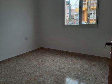 Vende Departamento I  2 Dormitorios en General Roca Zona  IUPA