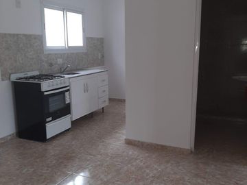 Vende Departamento I  2 Dormitorios en General Roca Zona  IUPA