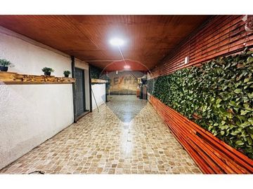 Moderna Casa Familiar en Venta en Buin