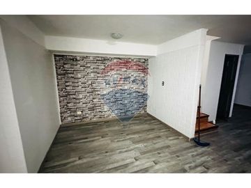 Moderna Casa Familiar en Venta en Buin