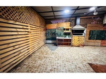Moderna Casa Familiar en Venta en Buin
