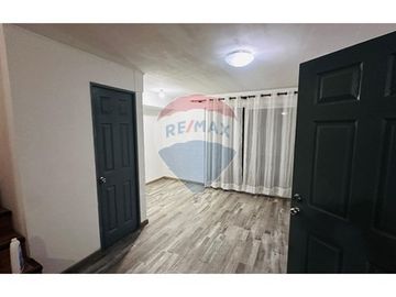 Moderna Casa Familiar en Venta en Buin