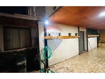 Moderna Casa Familiar en Venta en Buin