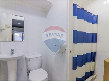 Bodega con oficinas en Recoleta: Oportunidad Única