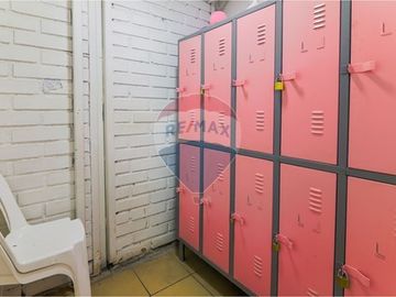 Bodega con oficinas en Recoleta: Oportunidad Única