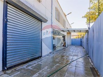 Bodega con oficinas en Recoleta: Oportunidad Única