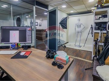 Bodega con oficinas en Recoleta: Oportunidad Única