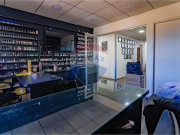 Bodega con oficinas en Recoleta: Oportunidad Única