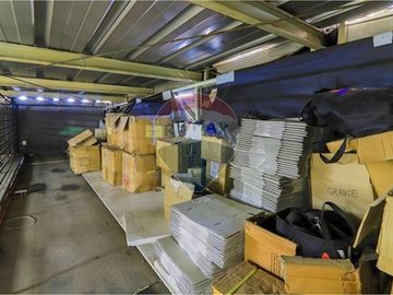 Bodega con oficinas en Recoleta: Oportunidad Única