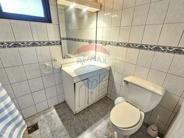 Las Condes: Casa Espaciosa y Céntrica