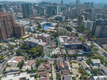 Las Condes: Casa Espaciosa y Céntrica