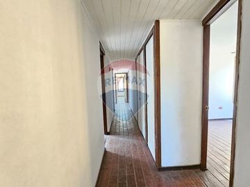 Las Condes: Casa Espaciosa y Céntrica