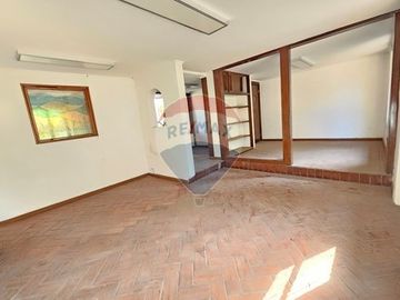 Las Condes: Casa Espaciosa y Céntrica