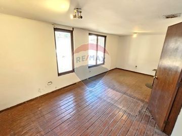 Las Condes: Casa Espaciosa y Céntrica