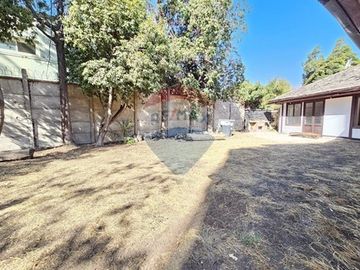 Las Condes: Casa Espaciosa y Céntrica