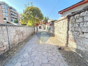 Las Condes: Casa Espaciosa y Céntrica