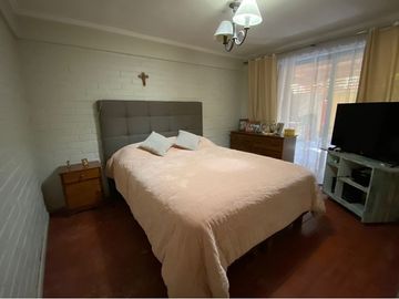 Casa en La Reina, Espaciosa y Acogedora Joyita