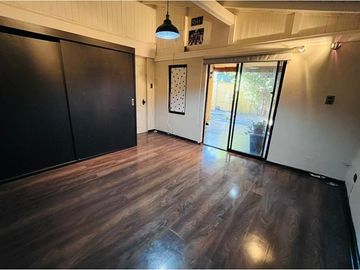 Casa en La Reina, Espaciosa y Acogedora Joyita