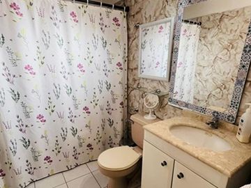 Casa en La Reina, Espaciosa y Acogedora Joyita