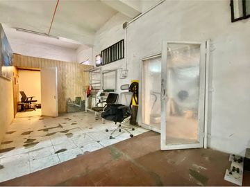 Gran ubicación, industria, bodega, taller.